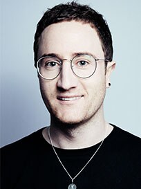 /media/export/cms/Aveda_Institutes/Meet_the_Team/Colourist_Images/team__0023_Dave.jpg