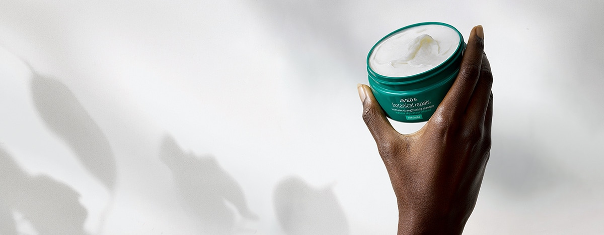 Winner of Elle International Beauty awards 2021 - botanical repair intensive strengthening treatment masque rich