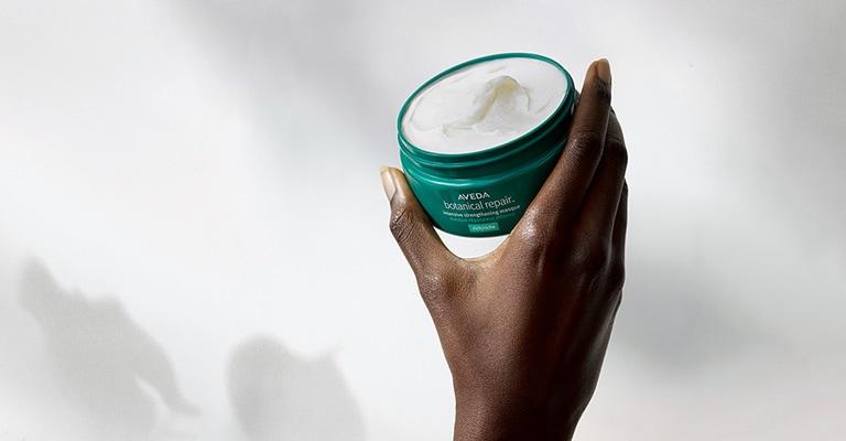 Winner of Elle International Beauty awards 2021 - botanical repair intensive strengthening treatment masque rich